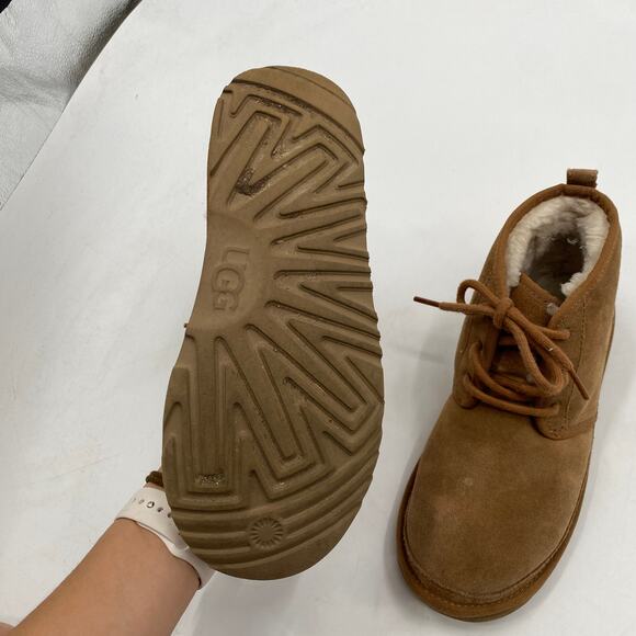 UGG Neumel lace up ankle boots in chestnut - Picture 7 of 9